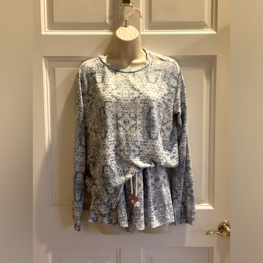 PJ Salvage Women's Blue Patterned Cozy pajamas top M bottom L